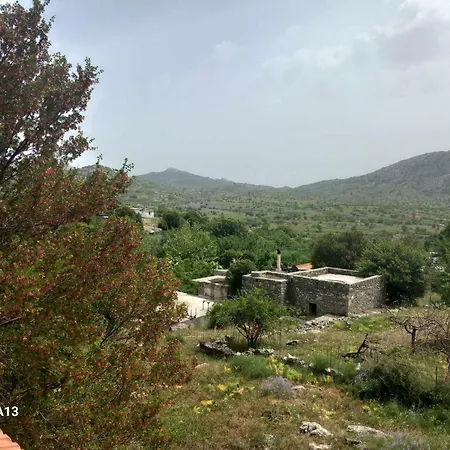 Katharo Traditional Holiday home